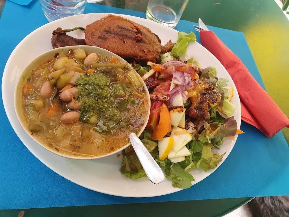 Assiette Provençale Soupe Pistou Beignet de Courgette